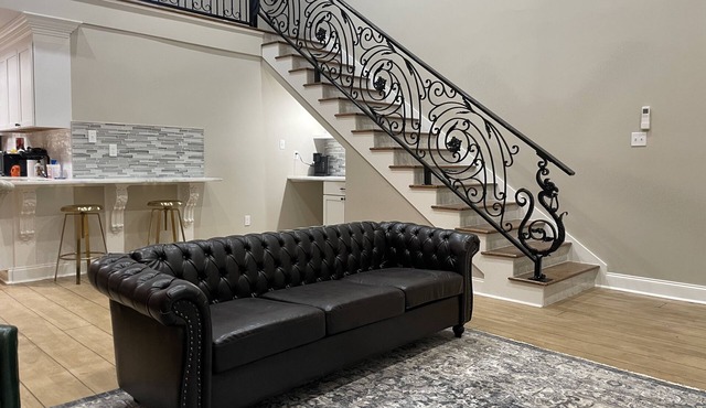 Historic Loft apartment sleeps 6