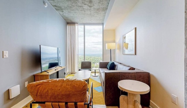 Historic Rainey St 30th-floor condo with breath-taking views