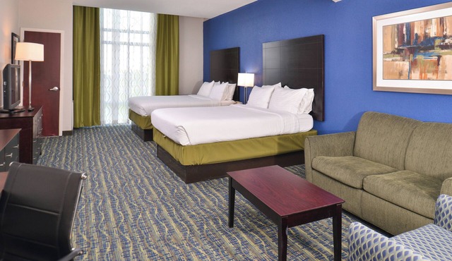 Holiday Inn Express Hotel & Suites San Antonio by IHG