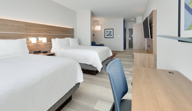 Holiday Inn Express & Suites Plano - The Colony by IHG