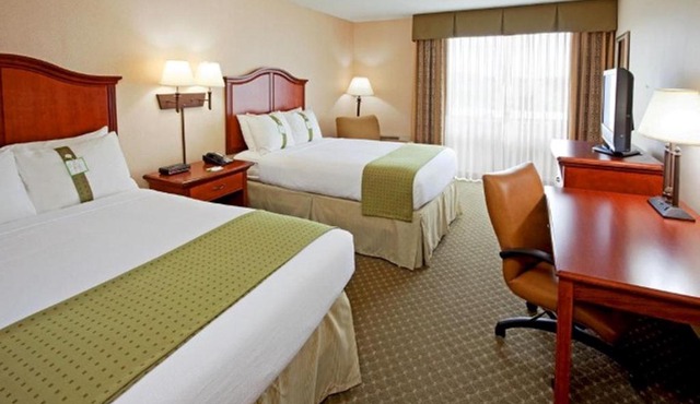 Holiday Inn & Suites Lafayette North by IHG