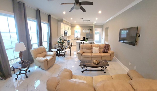 Home away from Home, beautiful house 3 bedrooms 2 full bathrooms in Baton Rouge