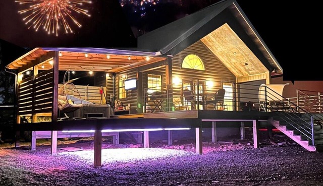 HoneyBee: Waterfront + Mountain View + FirePit