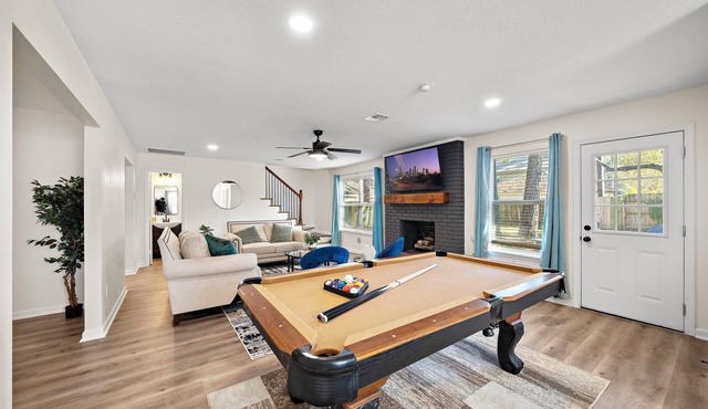 Houston Stay | Game Room | BBQ Yard | Sleeps 16