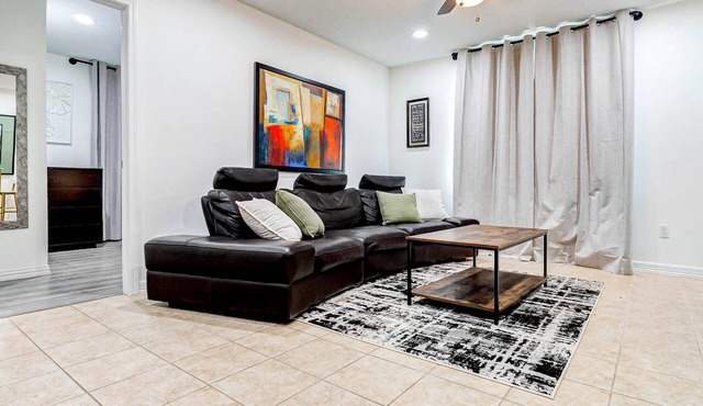 Houston Unique Private Retreat, 17 mins to Downtown - Quiet and Peaceful