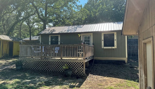 Hudson Oaks Cabin