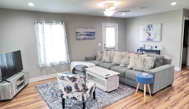 Hues of Blue 2BR 2BA Home on Quiet Street