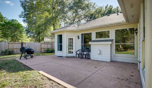 Humble Home w/Game Room, Near Deerbrook Mall!