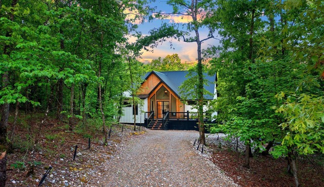 Hygge Hill | 2.25 Private Acres | 2 King Suites | Hot Tub | Modern Cabin