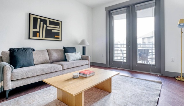 Ideal East Austin 2BR w/ Pool, Gym & W/D, nr airport, by Blueground