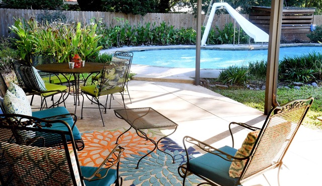 in Broadmoor Terrace located on the water (Old River Bayou)