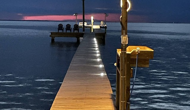 Incredible Sunsets and Big Fish Await on Copano Bay! Big Deck and Bigger Pier!