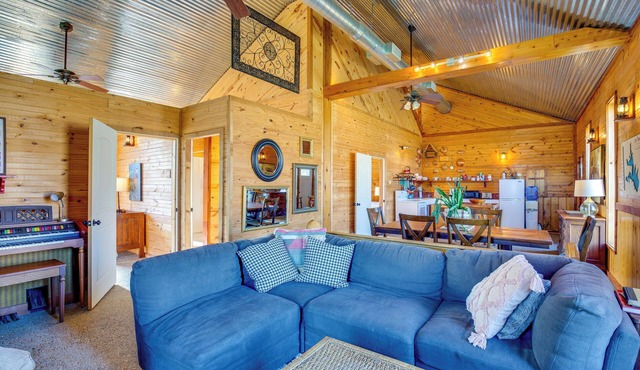 Indoor Pool & Boat Ramp: Lake Tawakoni Group Gem