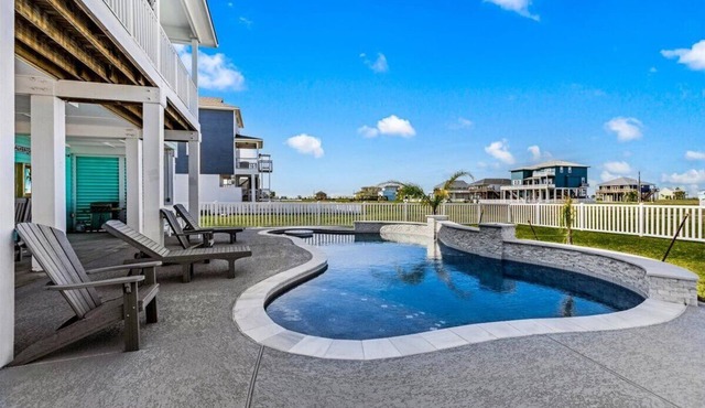 Insta-Ahhh * Private Pool Pet Friendly Oasis * Steps to Beach