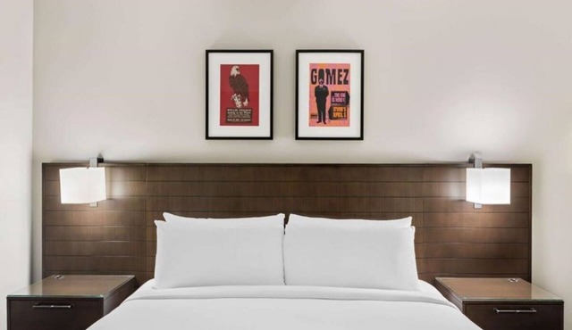 Inviting Room w/Rooftop Lounge, Relaxing Outdoor Pool, & Complimentary Parking