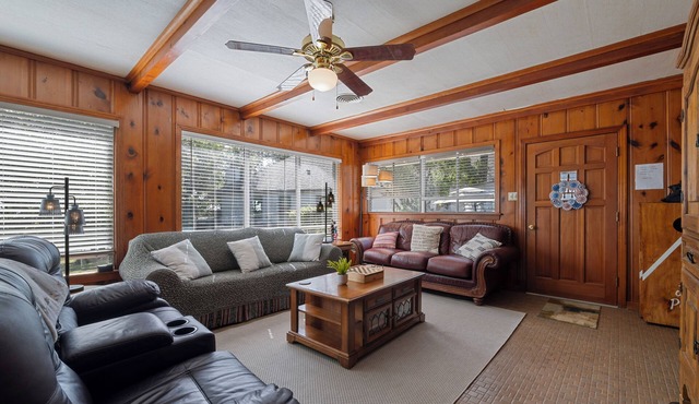 J's Place on Lake Whitney
