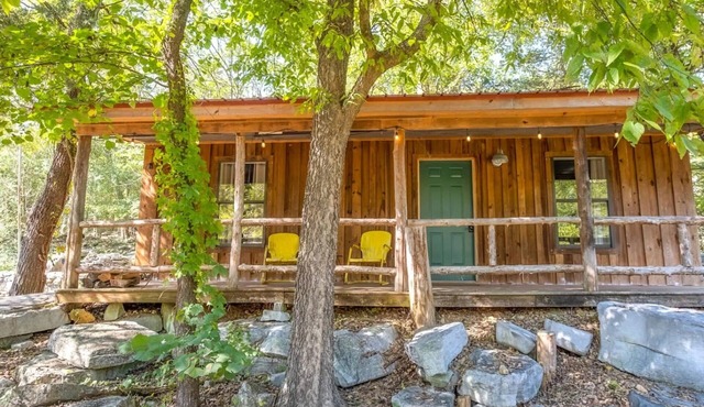 Jack's Bend-bluff side retreat on South Sylamore Creek with fire pit & deck