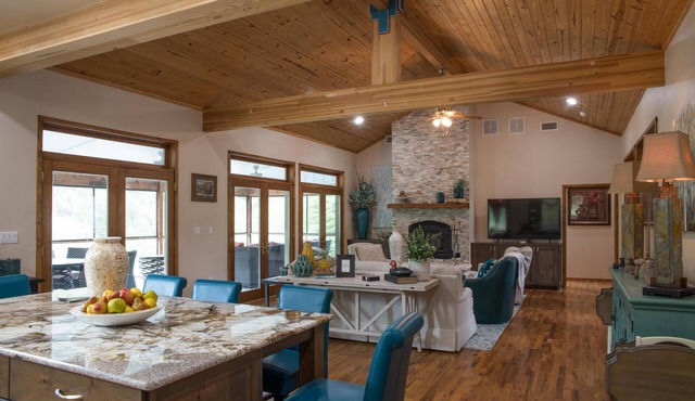 JOIN US IN HUNT- MAKE THIS YOUR RETREAT on the River!