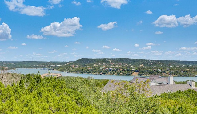 Jonestown Condo on Lake Travis w/2 Balconies!