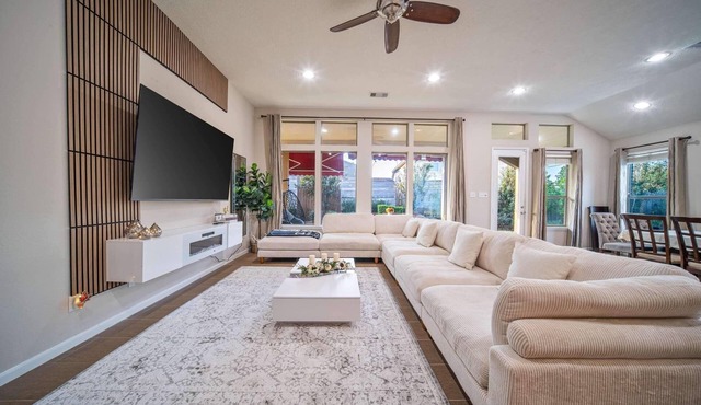 Katy Luxury Home/Oasis Backyard with pool