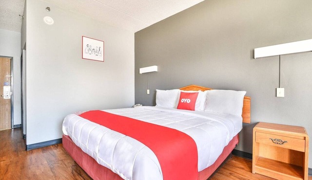 King Bed Accessible|Jacksonville AR