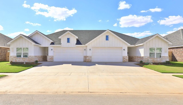 King Bed - Country Modern Farmhouse Abilene - Sleeps 18 close to Dyess AFB