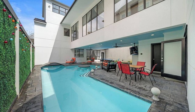 Kirby Retreat | Heated Pool | King Suites | Games