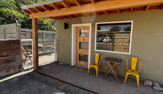 La Palomita - Modern Casita in the Heart of Marfa TX
