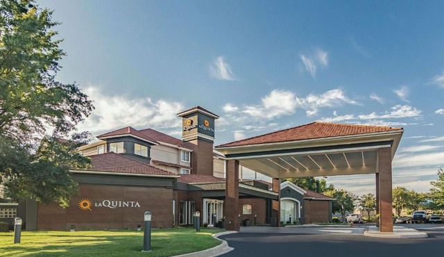 La Quinta by Wyndham Alexandria Airport