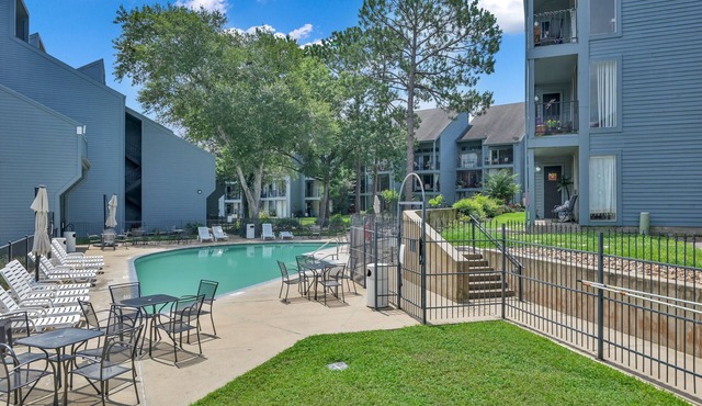 Lake Conroe w/Pool/Canal Views & Boat launch access & Walden's endless amenities