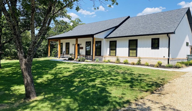 “Lake Escape”- Lake House @ Lake of Arbuckle’s