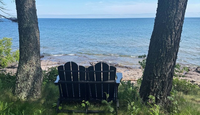 Lake Front North Shore Cottage. in Two Harbors