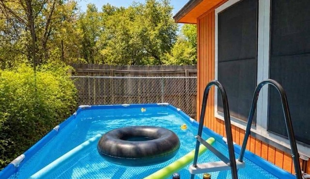 Lake Travis 3BR with Pool, Fire Pit & BBQ