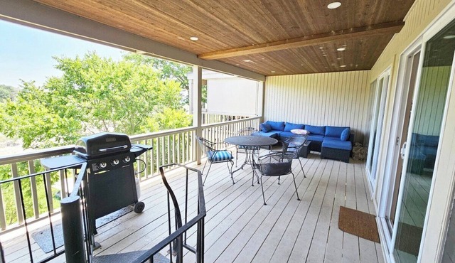 Lake Travis townhome-Pool-Marina-Boat ramp-Golf