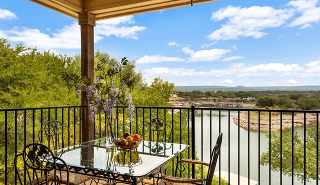 Lake Travis Waterfront Home: Boat Dock, Grill, & Balcony