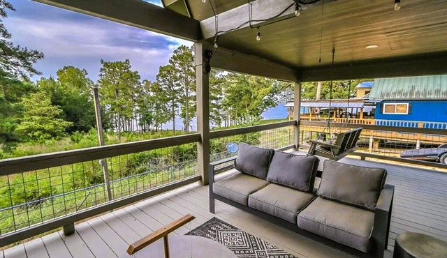 Lake Views, Short Walk to Water, Joy Rock Garden, Sleeps 7