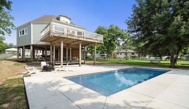 Lakefront Getaway with Pier and Pool