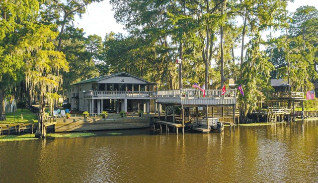 Lakefront Home: Deck, Grills & Fire Pit in Karnack