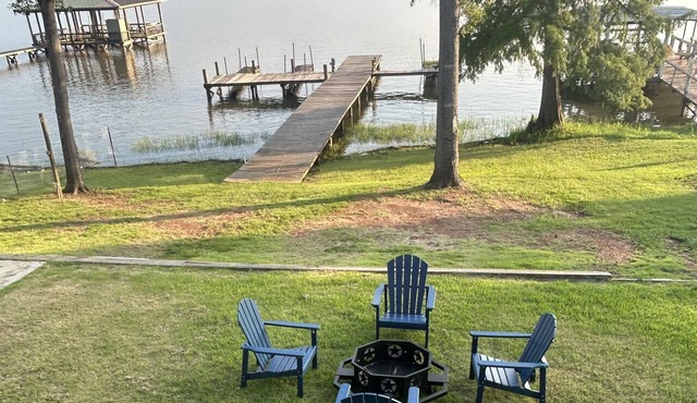 Lakefront Home -Private Dock, Fishing and Stunning Views