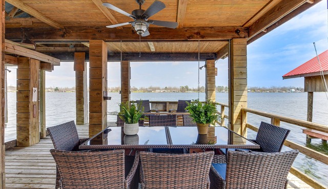 Lakefront Oscar Home w/Game Room + Boat Dock!