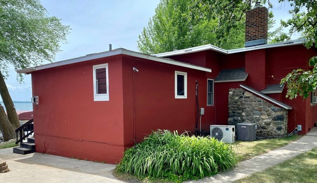 LAKESIDE CABIN 1 bedroom 1 bath efficiency apartment nice couple getaway cabin 1 in Long Beach