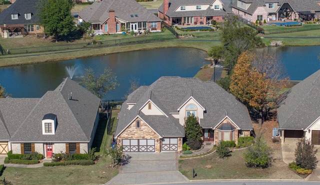 Lakeside Way Luxury Retreat