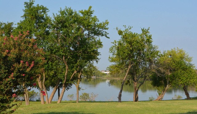 Lakeview and Access. Temporary Housing or Long Term