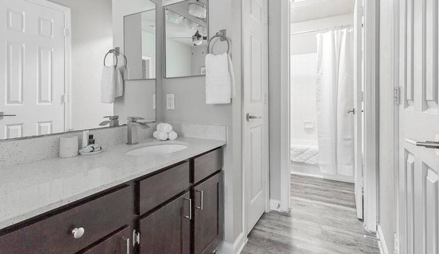 Landing at Ivy Urban Living - 1 Bedroom in Old East Dallas