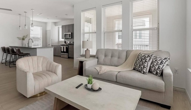 Landing | Beautiful 2BD, Gym