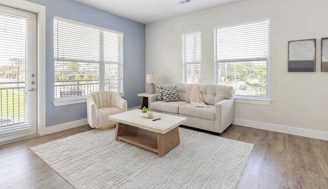 Landing | Beautiful 2BD, Gym, Clubhouse