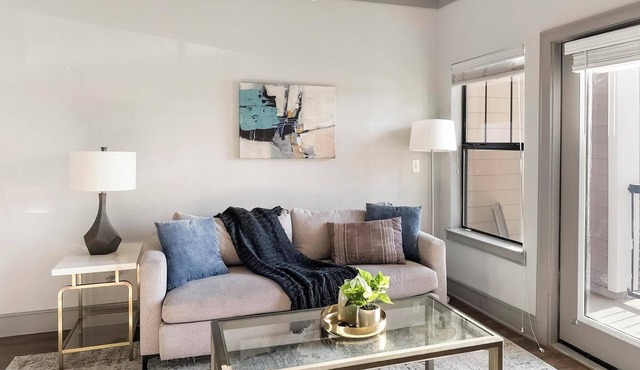 Landing | Chic 1BD, Clubhouse