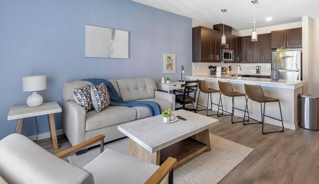 Landing | Chic 1BD, Clubhouse, Pool