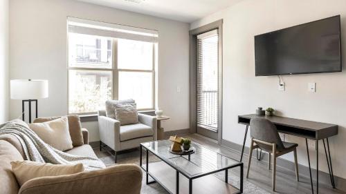Landing Chic 1BD Pool Gym