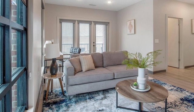 Landing | Chic 1BD, Yoga Studio, Rooftop Lounge